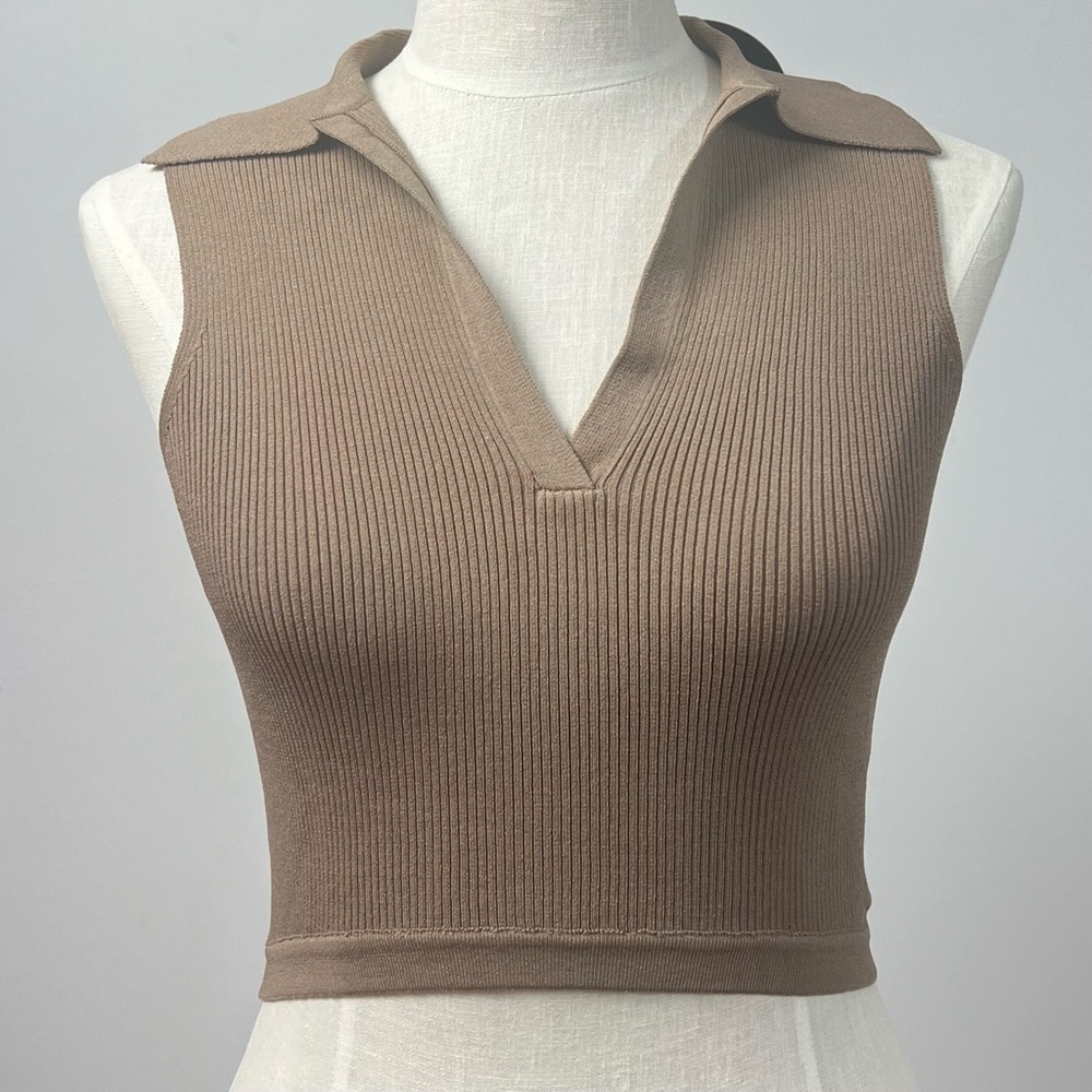Mottoshop Ribbed V-Neck Sweater Tank NWT Beige Size Medium